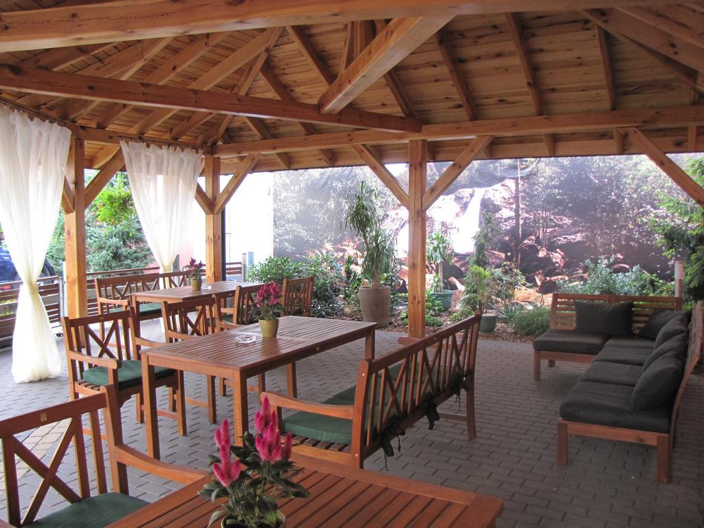 Hotel Aviator Pabianice Esterno foto
