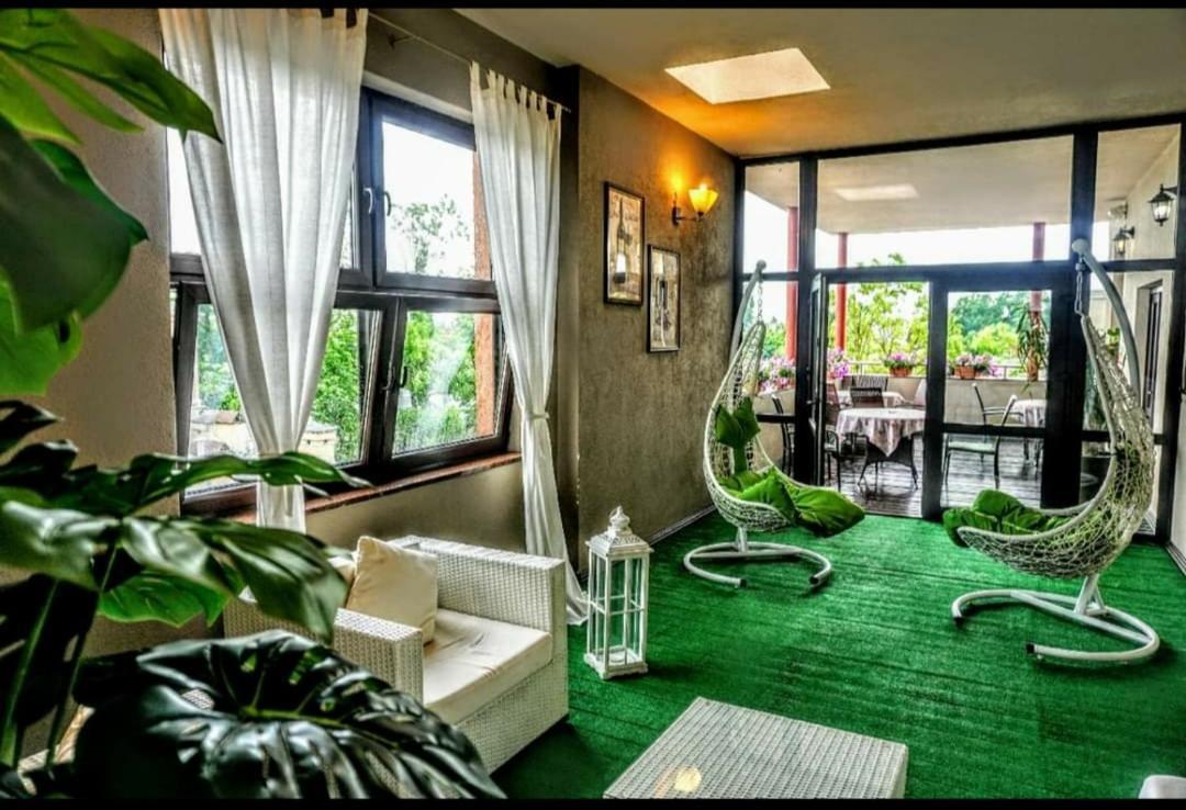 Hotel Aviator Pabianice Esterno foto