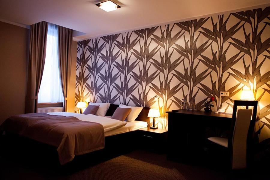 Hotel Aviator Pabianice Esterno foto