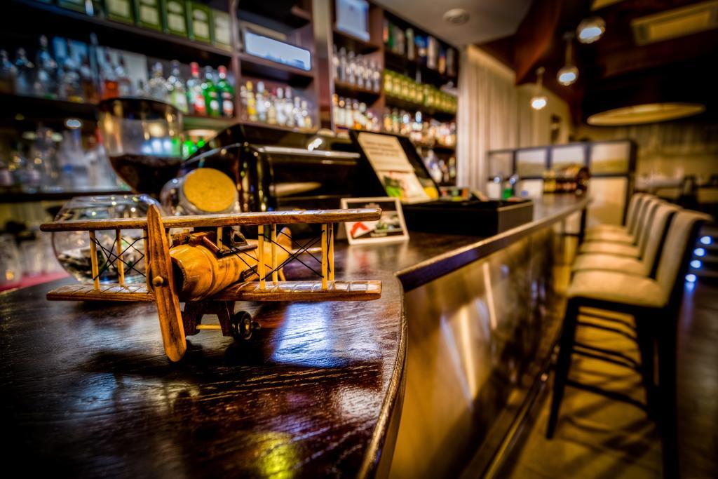Hotel Aviator Pabianice Esterno foto