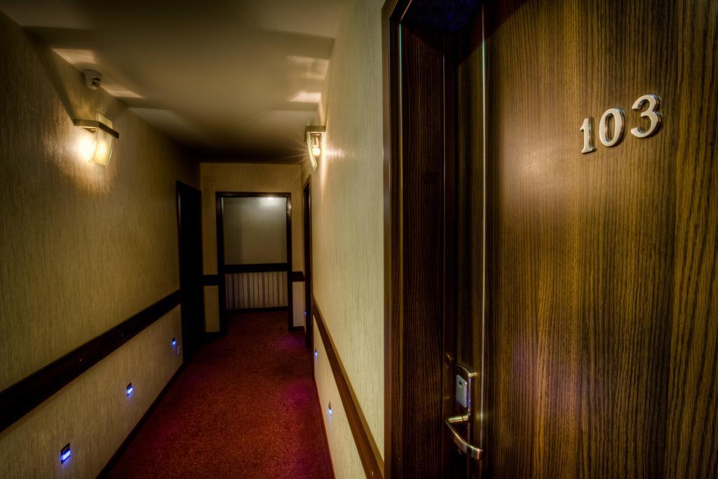 Hotel Aviator Pabianice Esterno foto