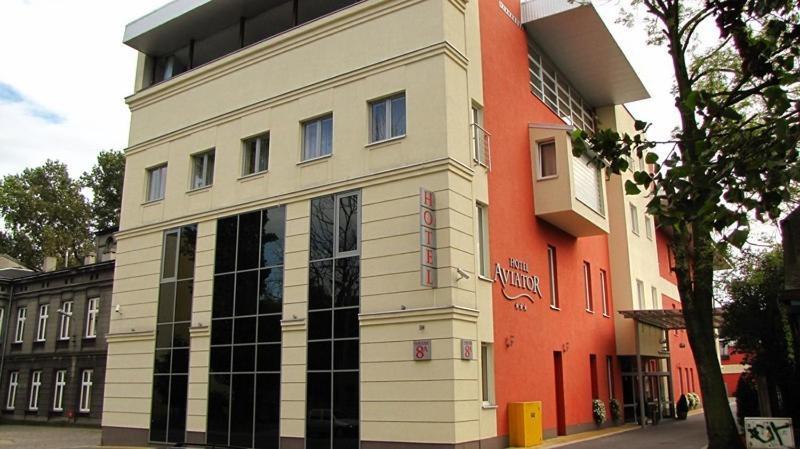 Hotel Aviator Pabianice Esterno foto