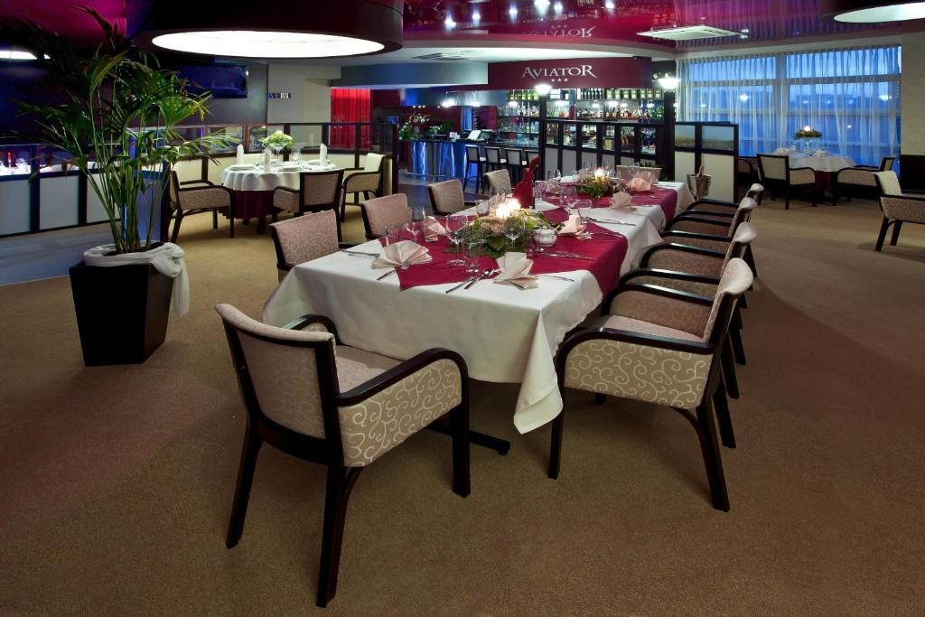 Hotel Aviator Pabianice Esterno foto